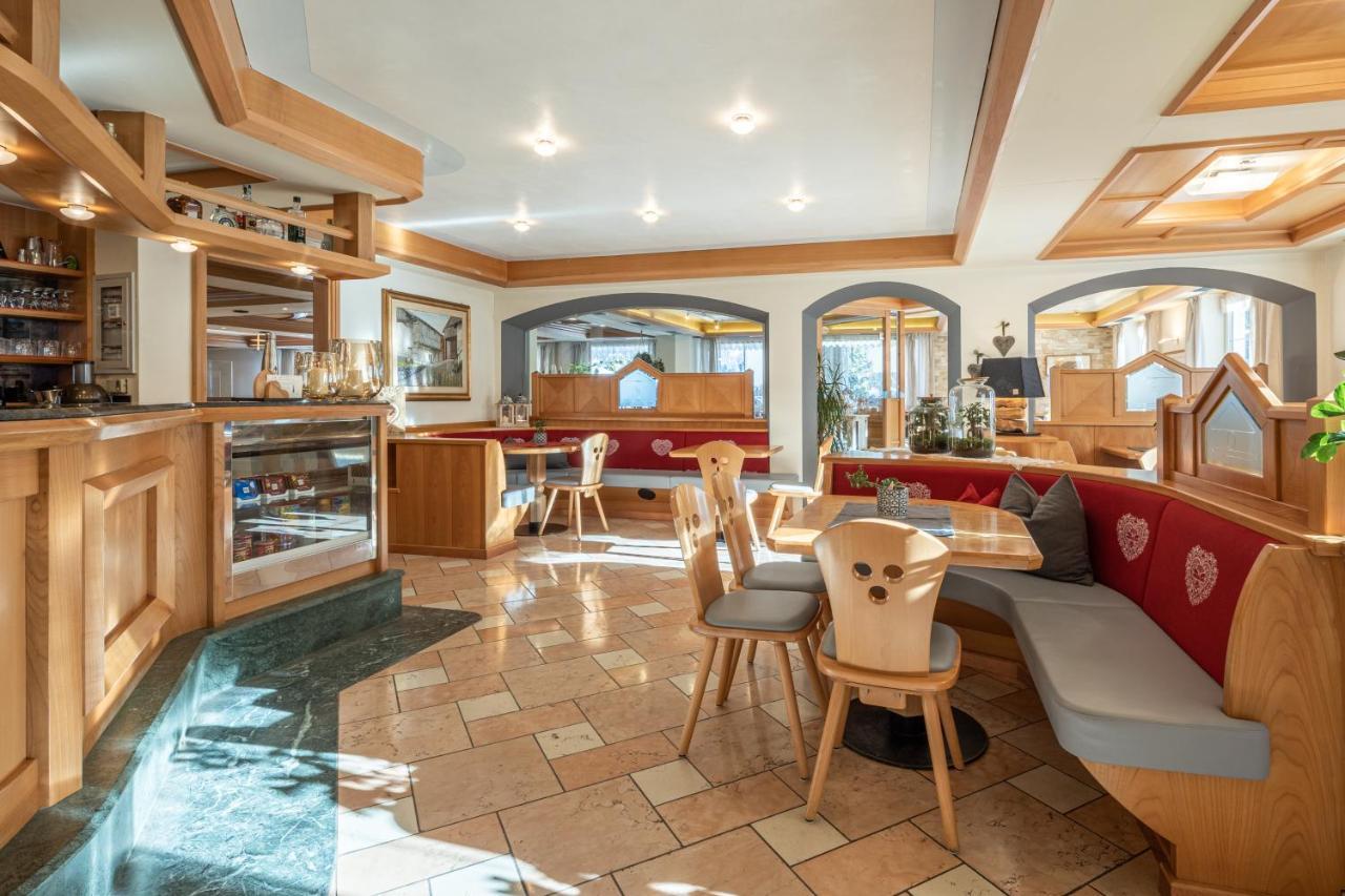 Nele Apartahotel