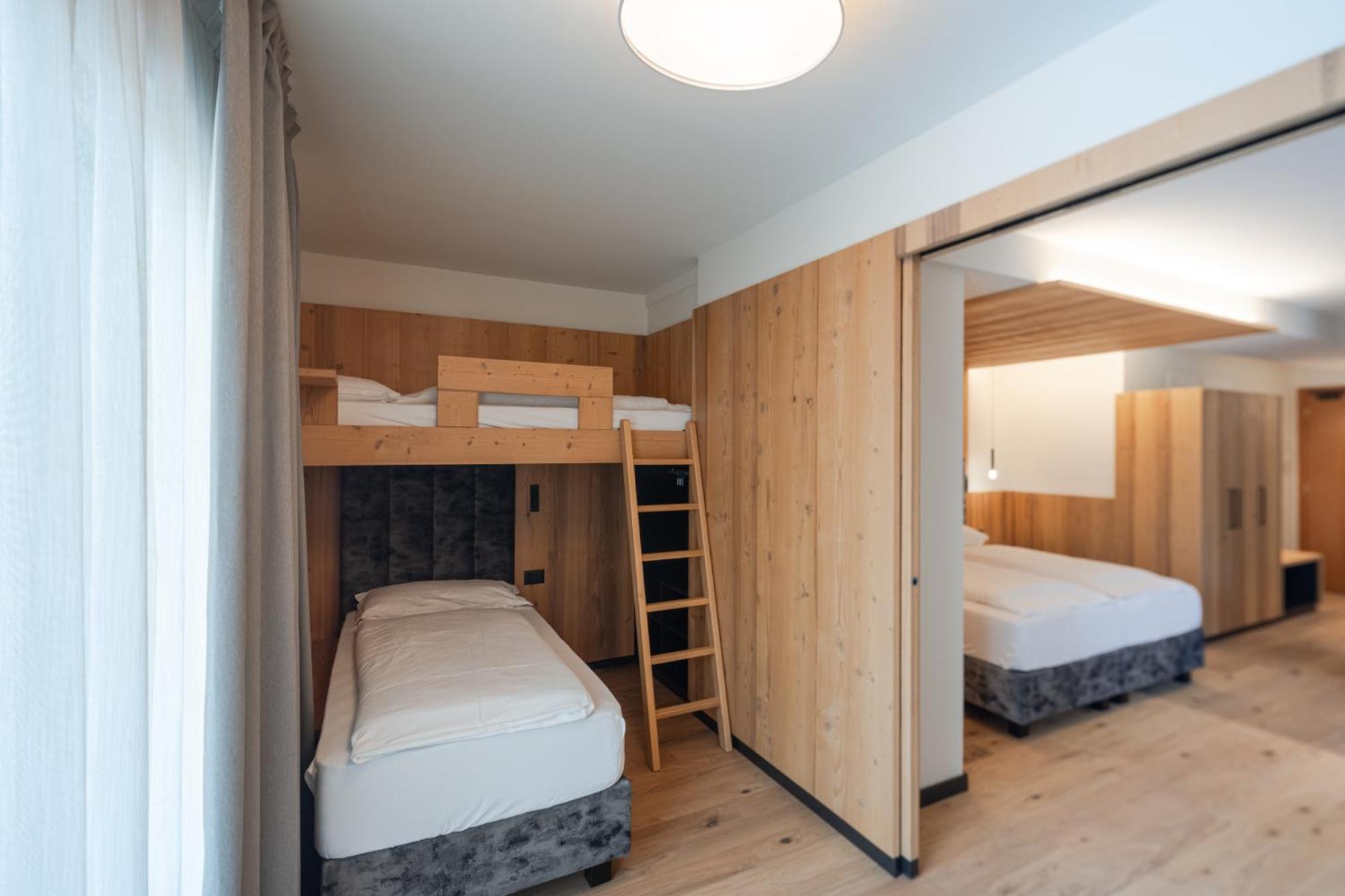 Nele Apartahotel 3*