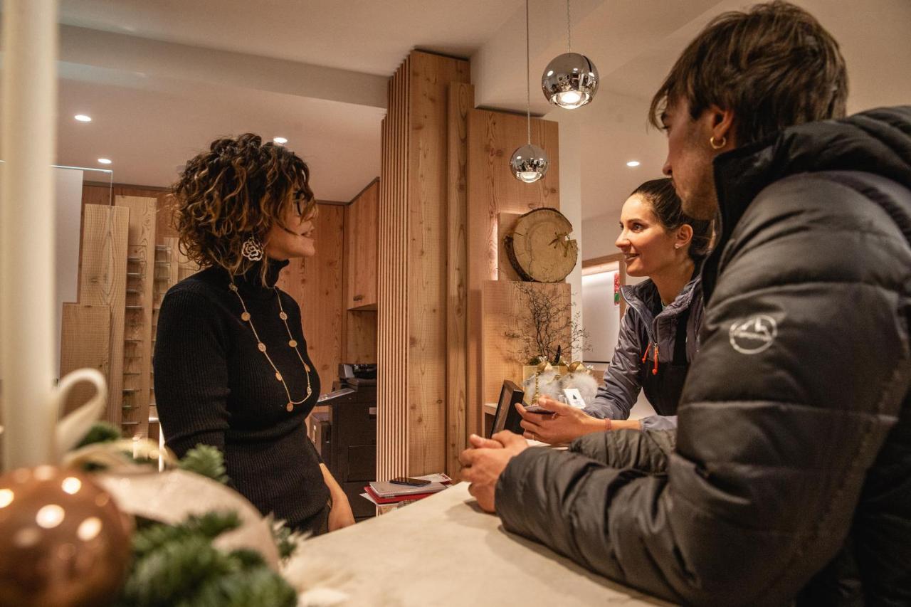 Nele Apartahotel